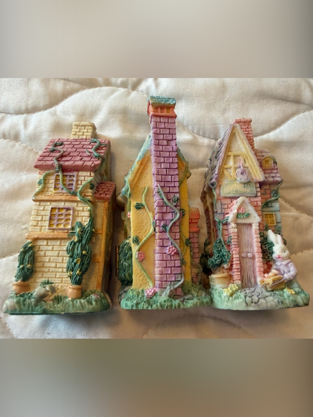 Vintage Bunny Village Hinged Resin Houses Set of 3 - Bunny Town Buildings - Picture 3 of 3